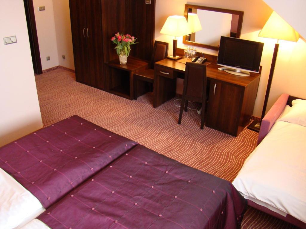 Hotel Azalia&Spa Niepołomice Kültér fotó