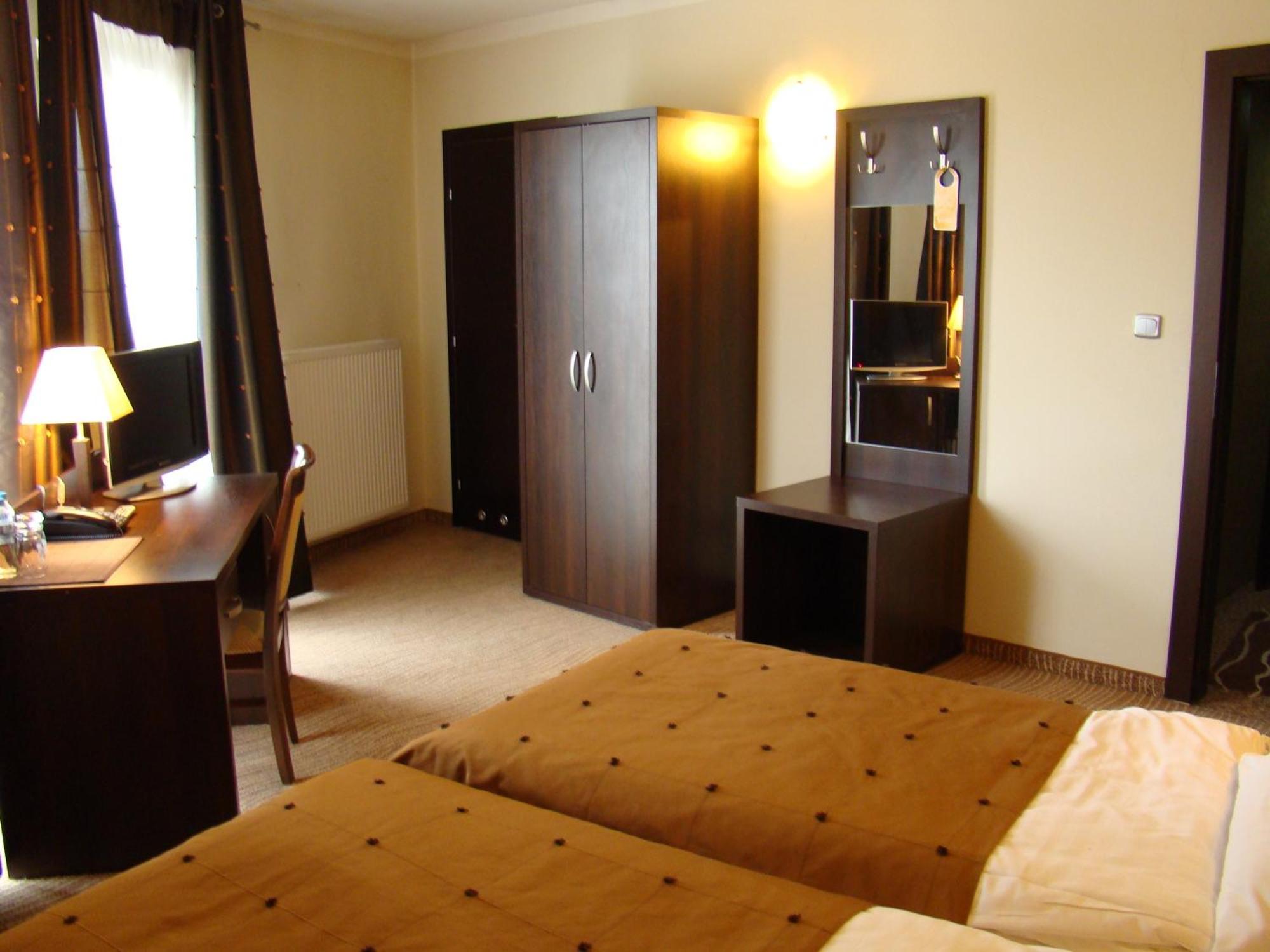 Hotel Azalia&Spa Niepołomice Kültér fotó