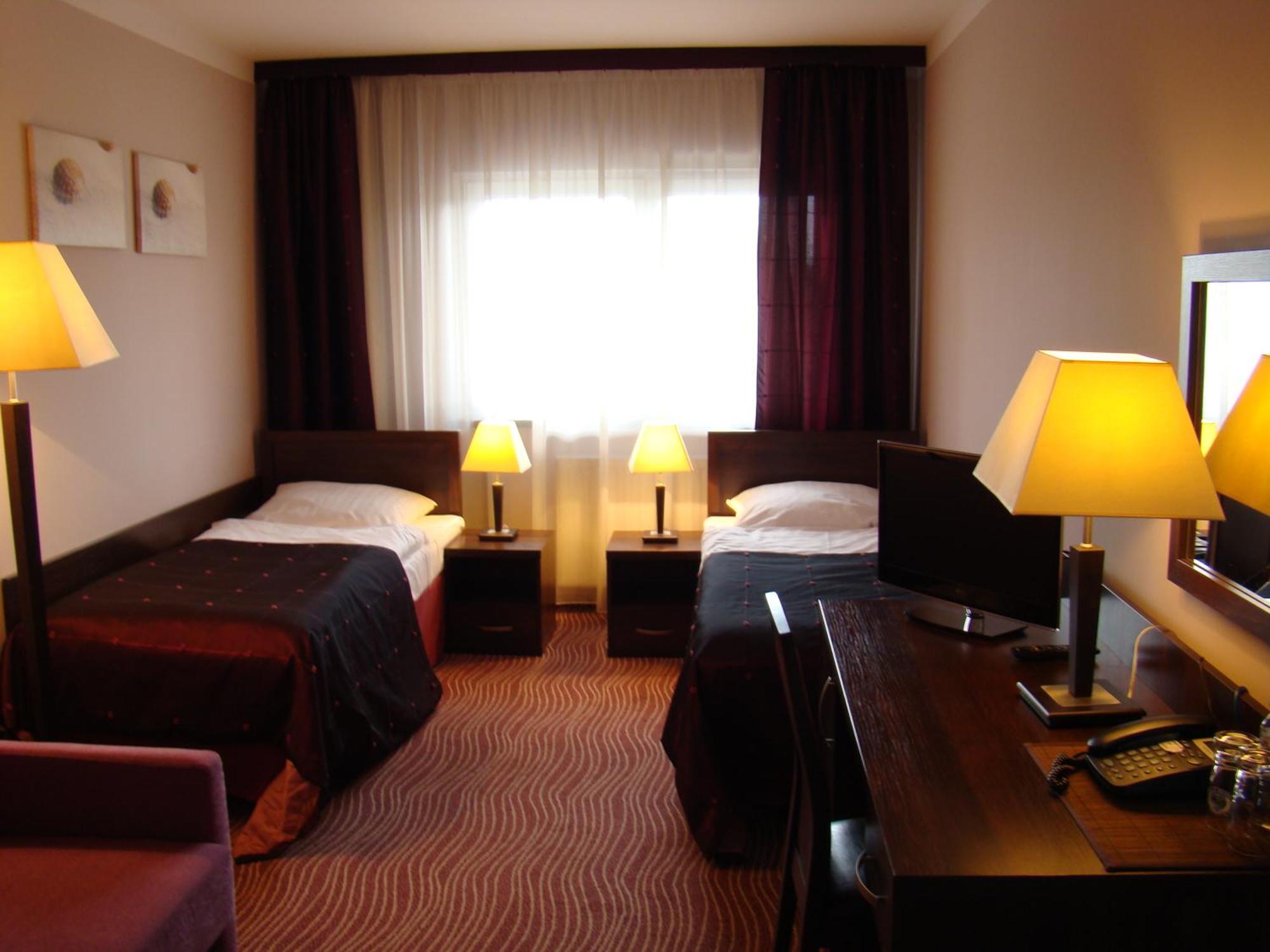 Hotel Azalia&Spa Niepołomice Kültér fotó