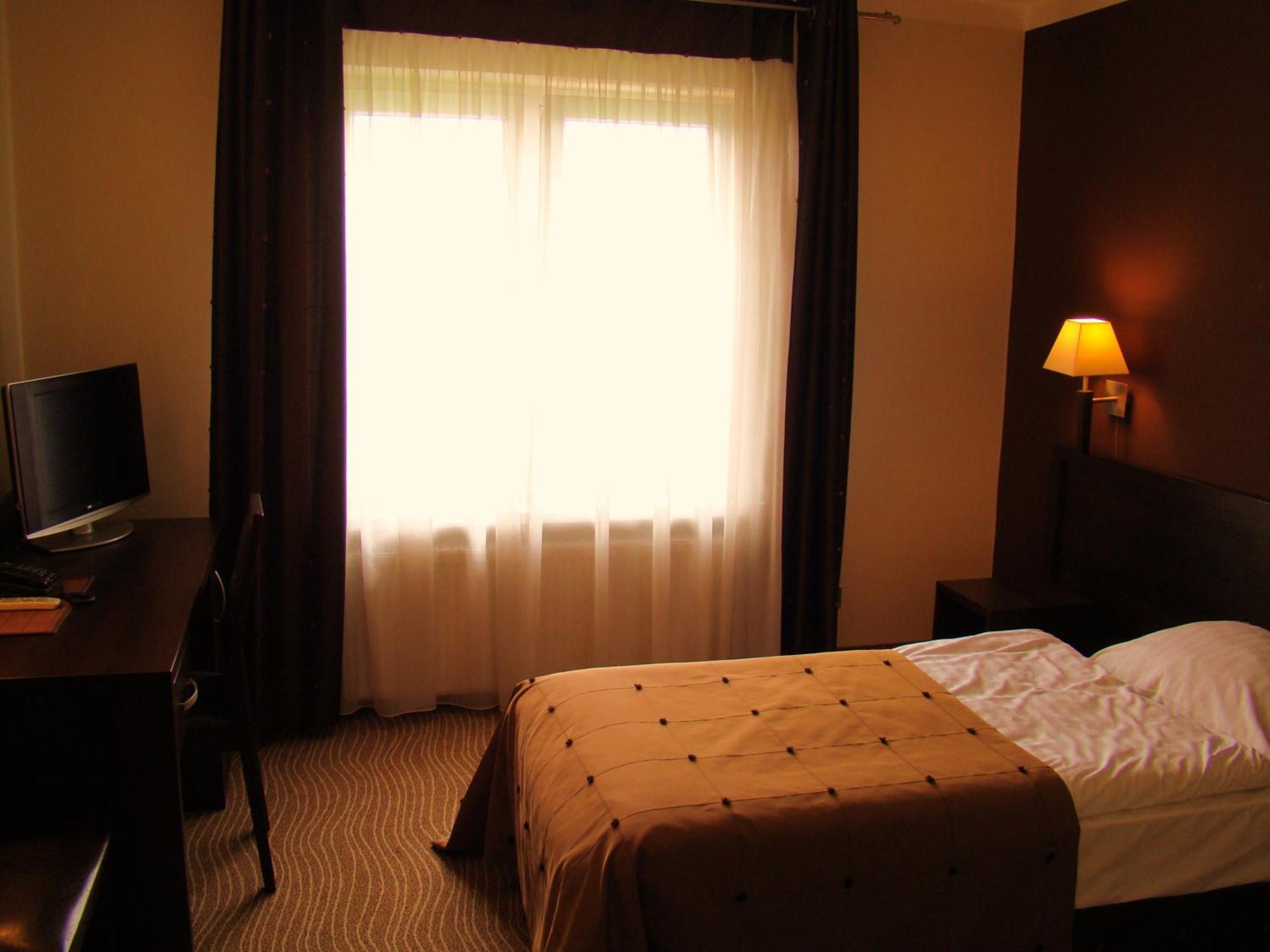 Hotel Azalia&Spa Niepołomice Kültér fotó