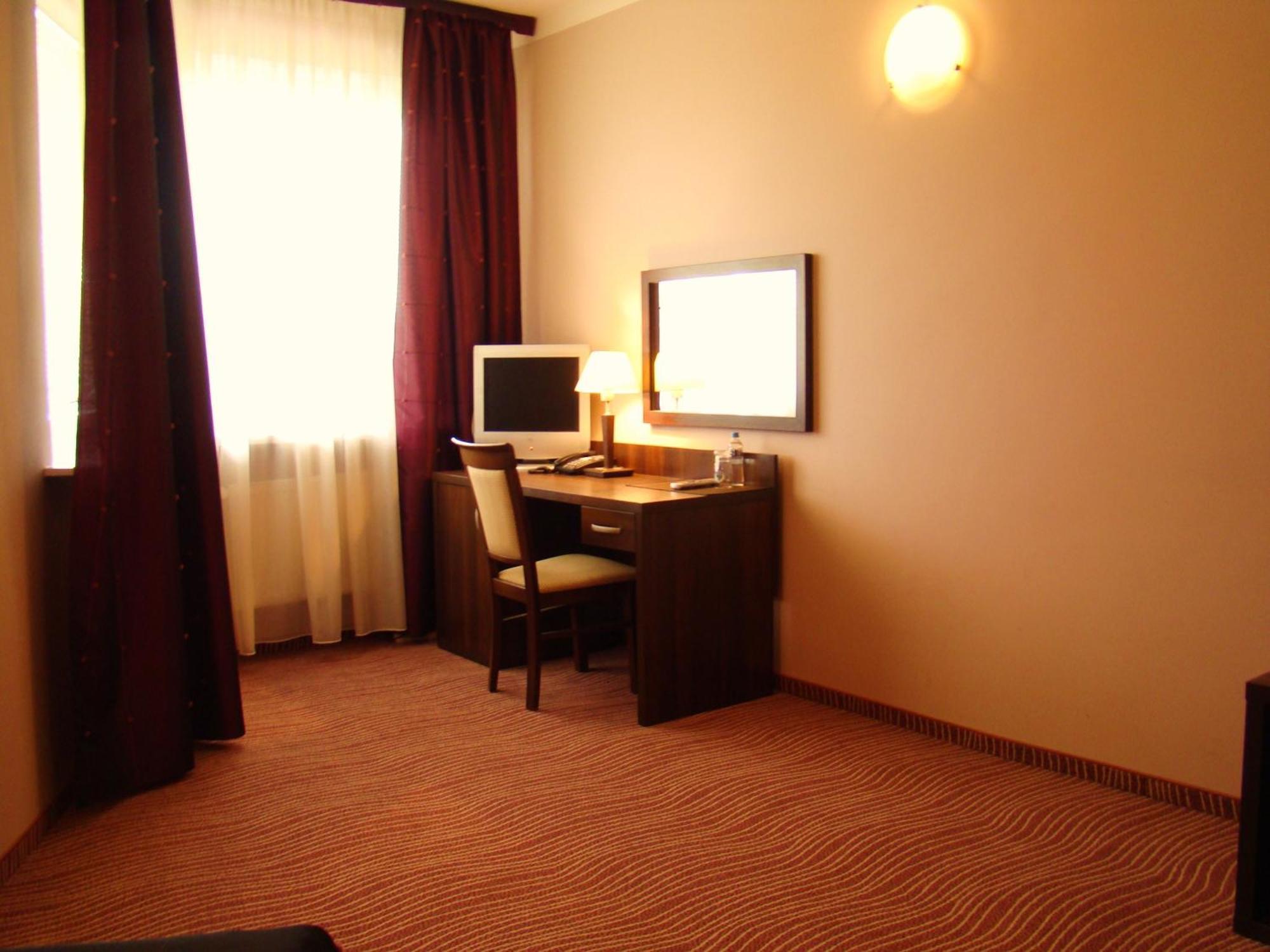 Hotel Azalia&Spa Niepołomice Kültér fotó