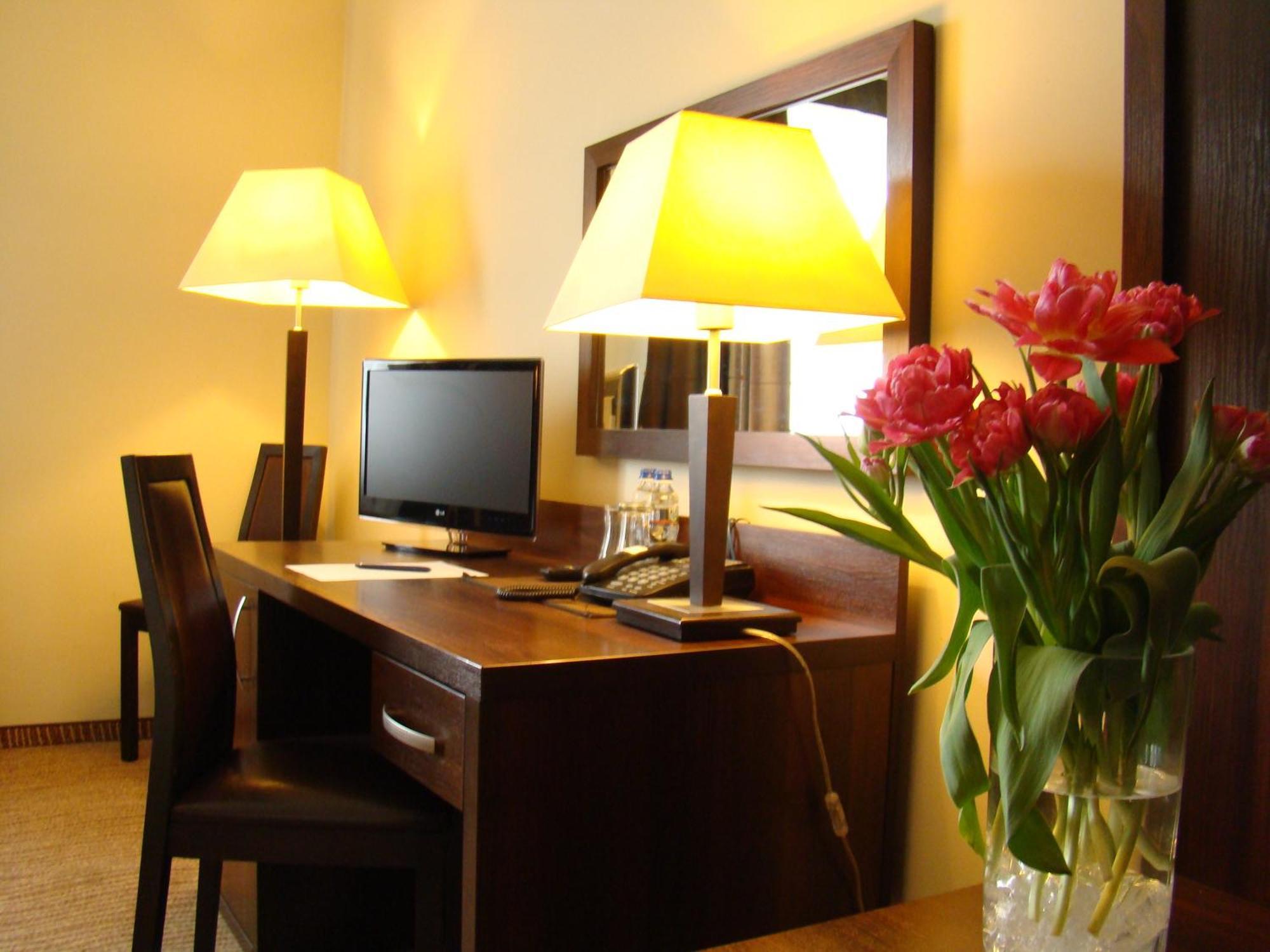 Hotel Azalia&Spa Niepołomice Kültér fotó