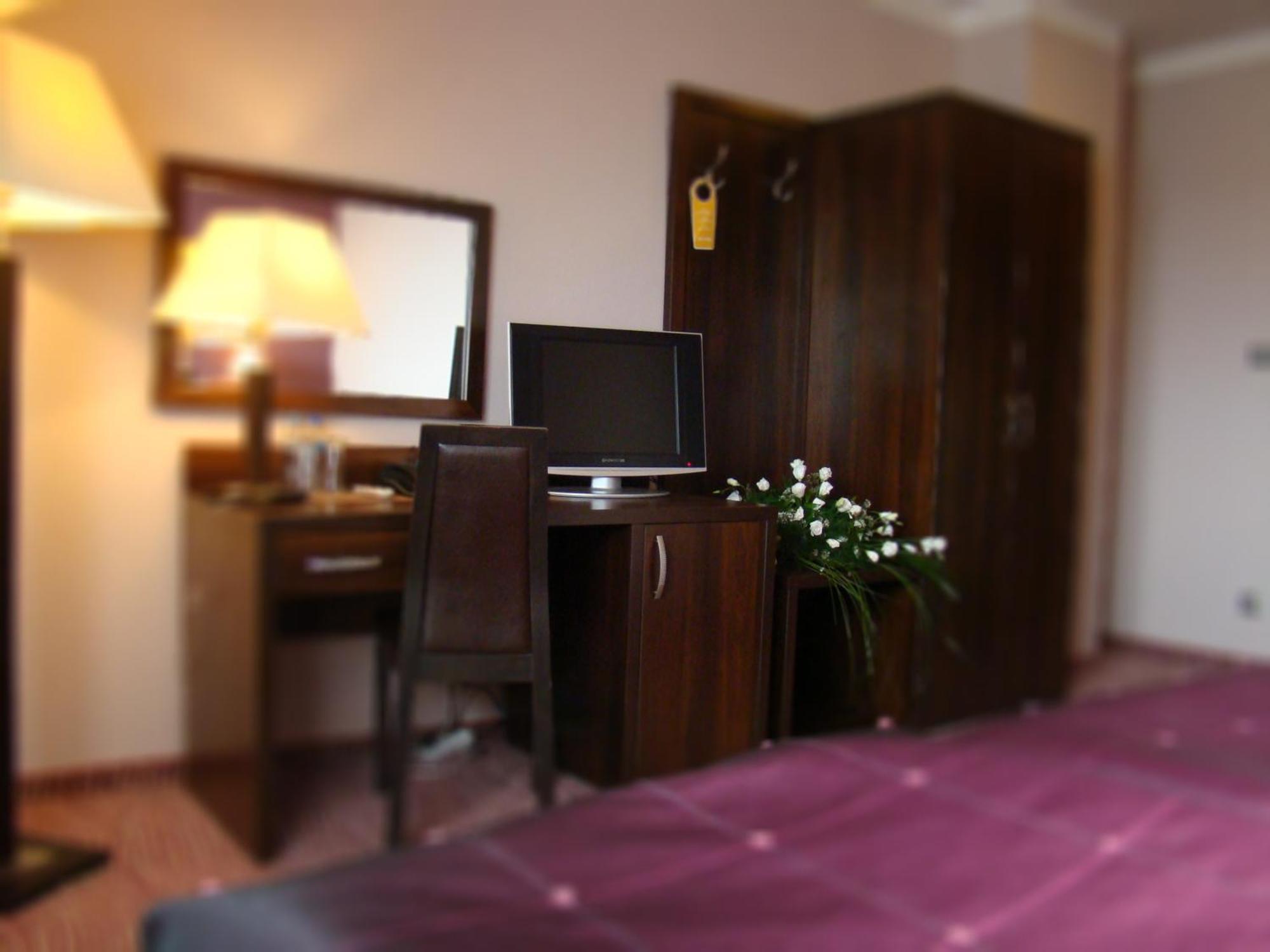 Hotel Azalia&Spa Niepołomice Kültér fotó