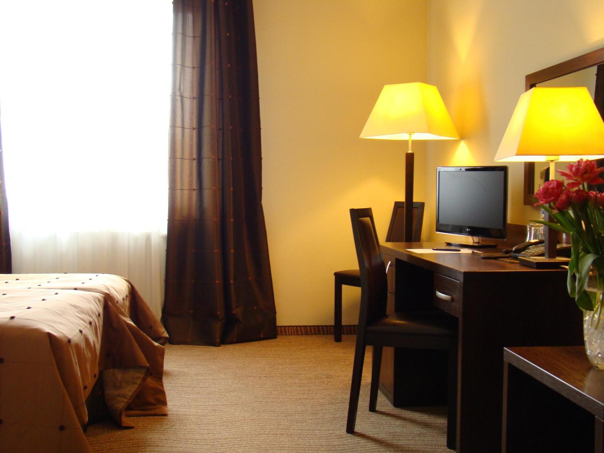 Hotel Azalia&Spa Niepołomice Kültér fotó