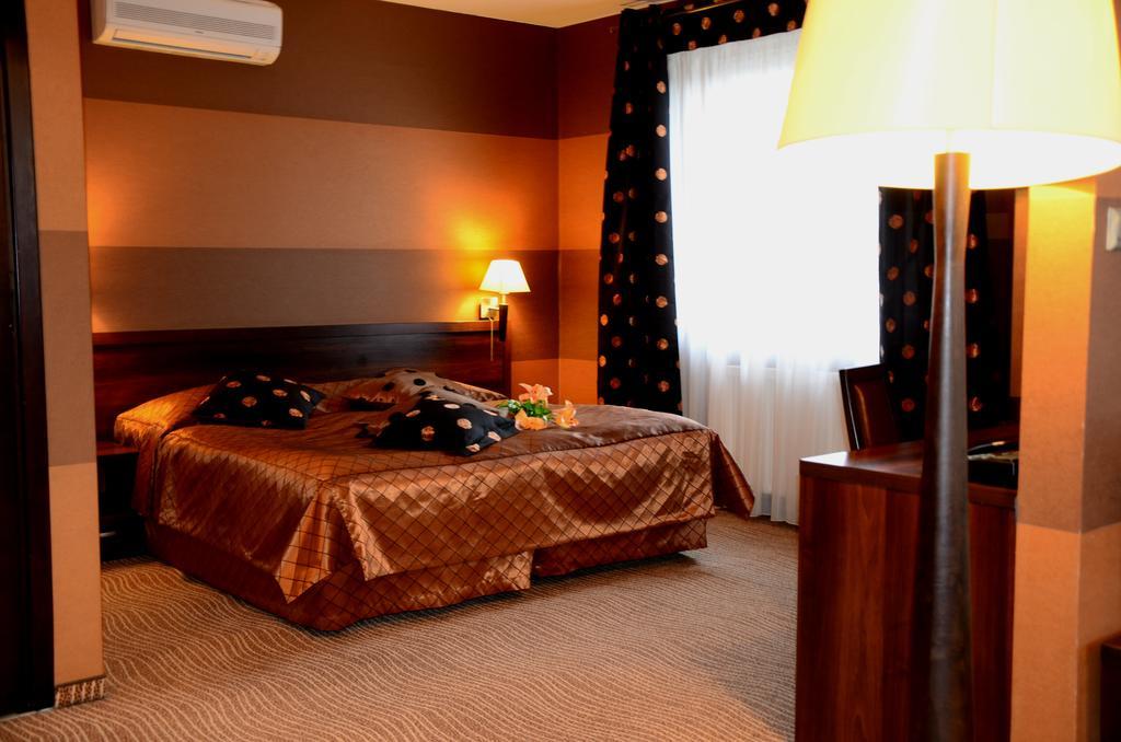 Hotel Azalia&Spa Niepołomice Kültér fotó